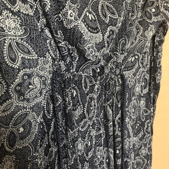 Free People New Romantics Navy Paisley Wrap Style Top Size Small - Picture 3 of 10